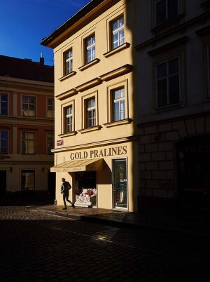 Damien Demolder | Building A Street Picture