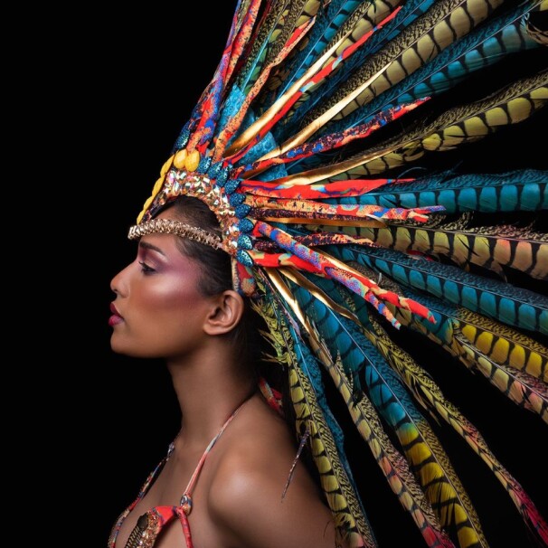 What's in my bag, LIVE! with Hannah Couzens.